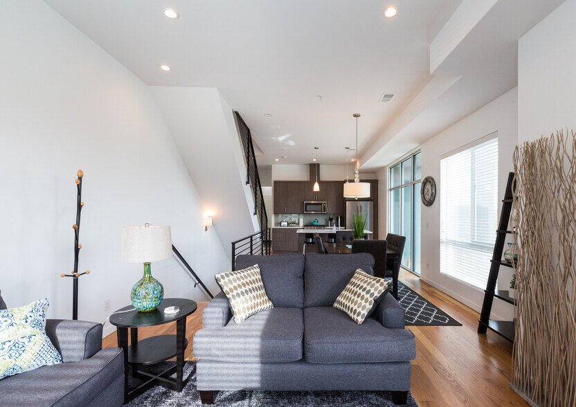 Building Photo - 3081 W 16th Ave