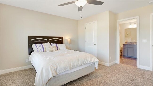 Building Photo - 170 Whitaker Way N