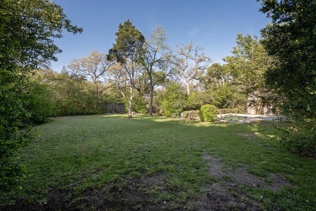 Building Photo - 1301 Kent Ln