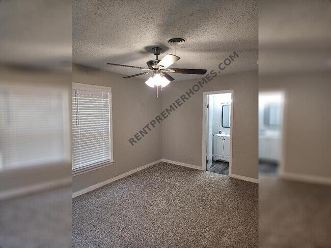 Building Photo - 741 Lynda Dr