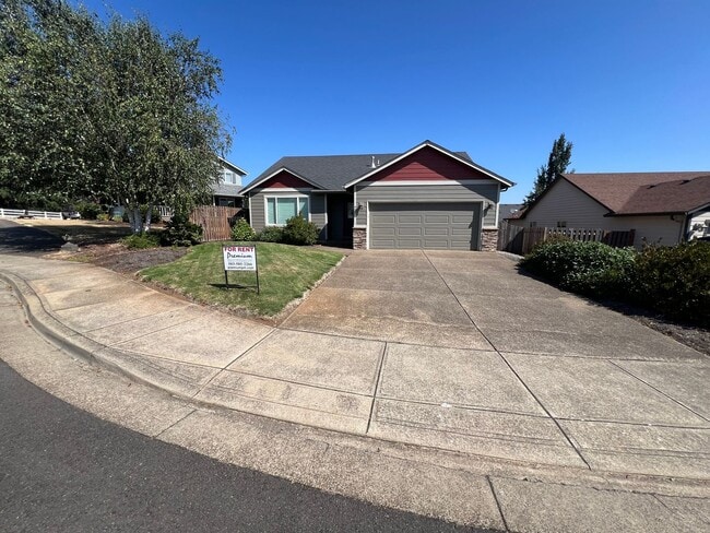 Building Photo - Well Maintained Three Bedroom Home in Sout...