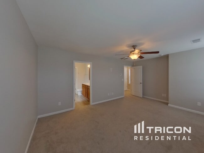 Building Photo - 962 Tuxford Trl