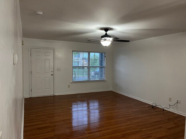 Building Photo - 333 New Spring Ln