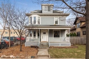 Building Photo - 3017 Harriet Ave