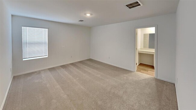 Building Photo - 16205 Lovers Ln