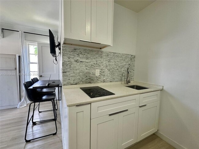 Building Photo - 415 75th St