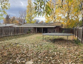 Building Photo - 1104 Castlerock Dr
