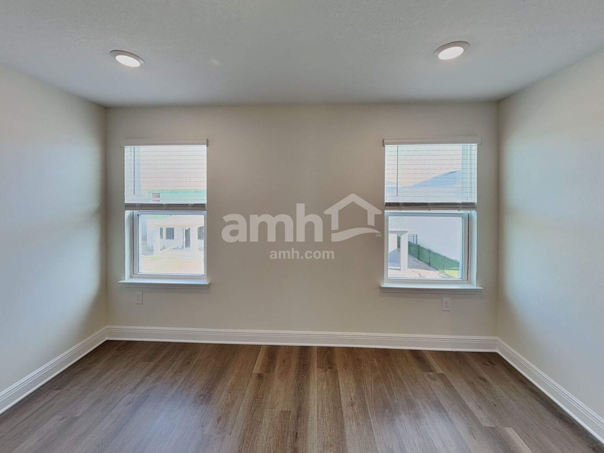 Building Photo - 5944 Pinewood Ests Dr