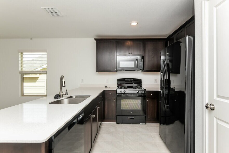 Building Photo - 8400 Holw Bnd St