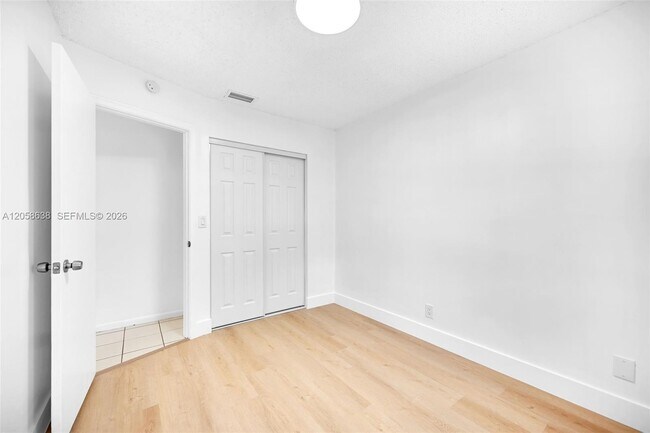 Building Photo - 304 SW 77th Ave