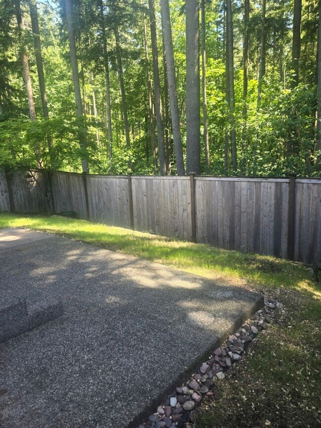 Building Photo - 3bd/2.5ba Maple Valley Home