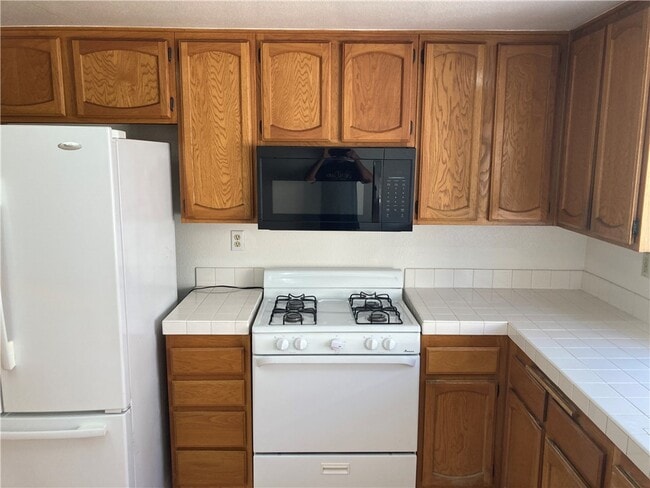 Building Photo - 2300 Maple Ave