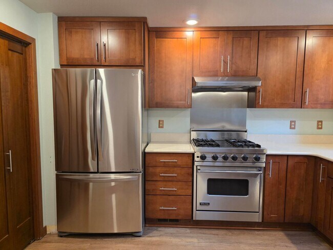 Building Photo - 4 Bedroom Poulsbo Home