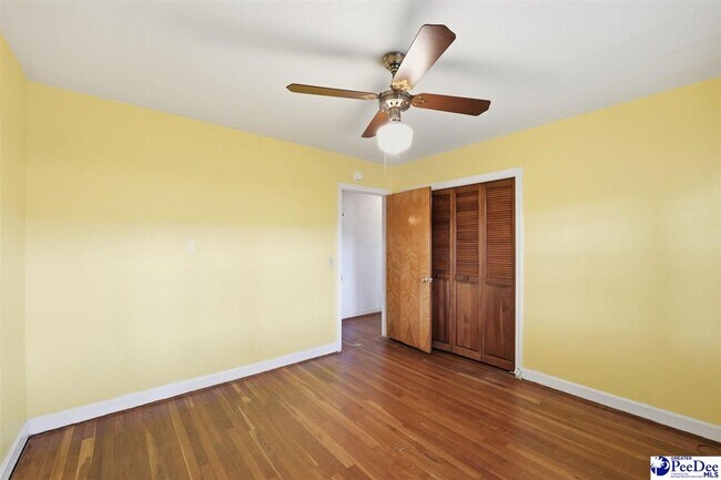 Building Photo - 2218 N Douglas St