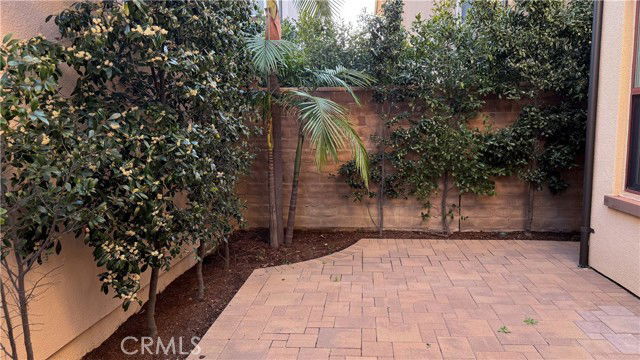 Building Photo - 144 Stallion