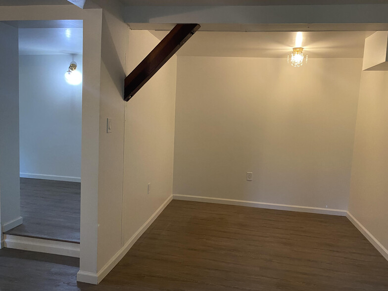 Building Photo - 17342 Park Ave