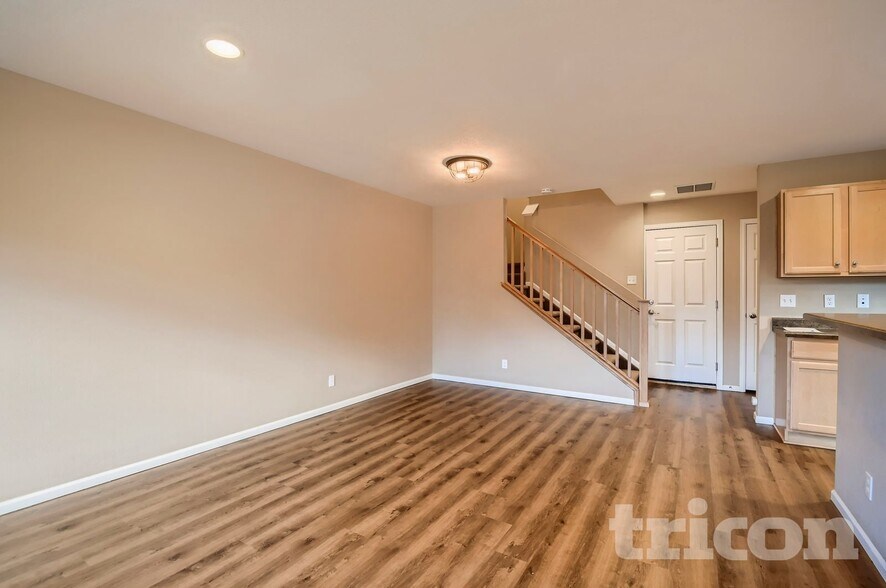 Building Photo - 2172 Willow Ct