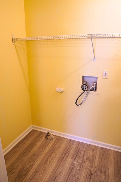 Building Photo - 7190 Conant Ave