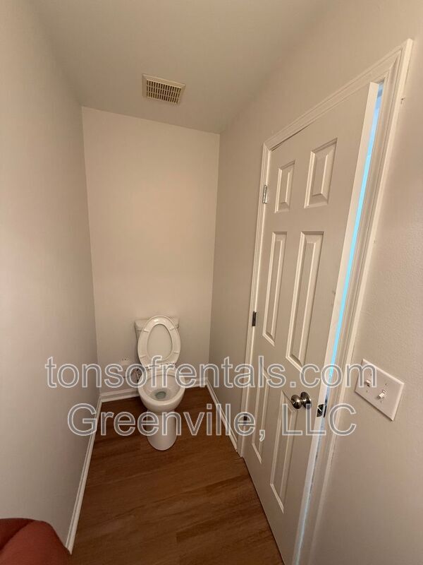 Building Photo - 151 Bellweather Dr