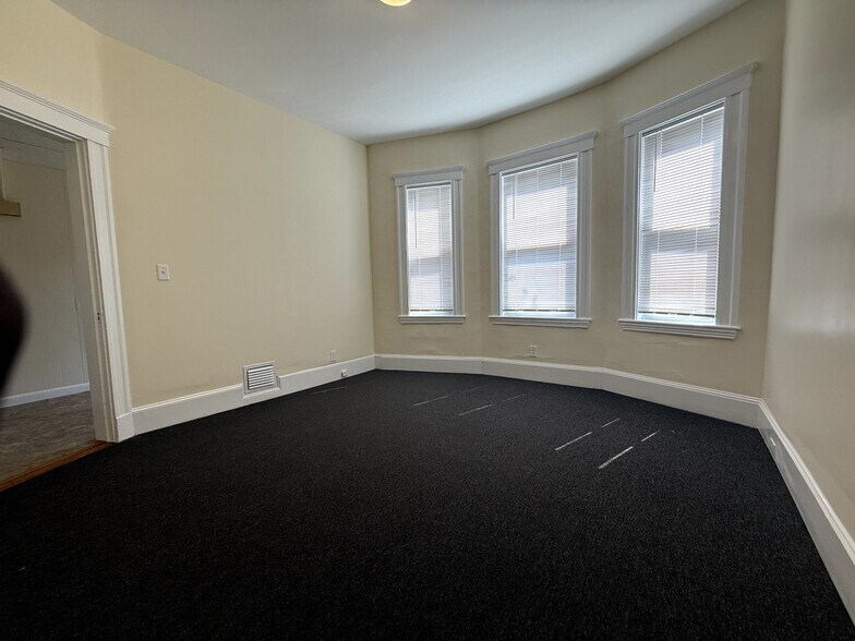 Building Photo - 82 Suffolk St