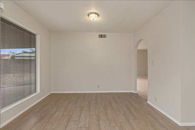 Building Photo - Spectacular Updates, 3 Bedroom 2 Bath