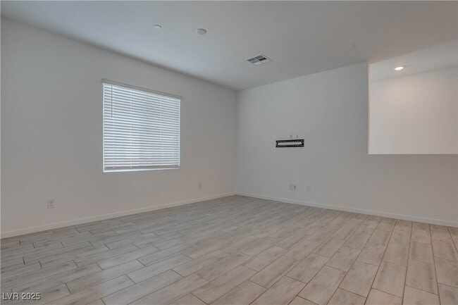 Building Photo - 5730 Sky Pointe Dr