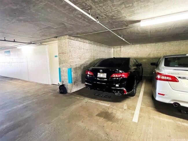 Building Photo - 801 S King St