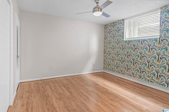 Building Photo - 2990 Rhodes Cir S