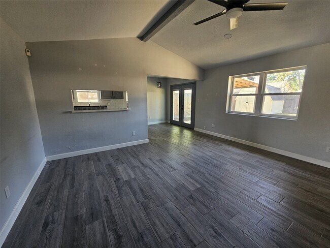 Building Photo - 2519 Piddler Dr