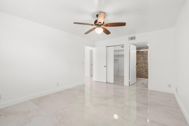 Building Photo - 9055 Wiles Rd