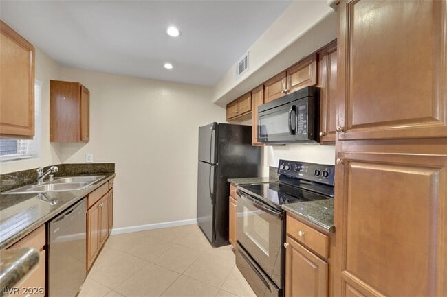 Building Photo - 555 E Silverado Ranch Blvd