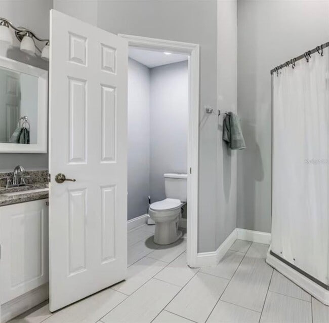 Building Photo - 2704 Club Cortile Cir