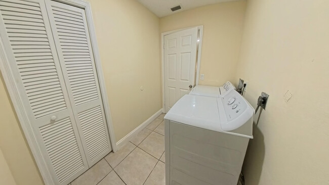 Building Photo - 13484 Jonquil Ct