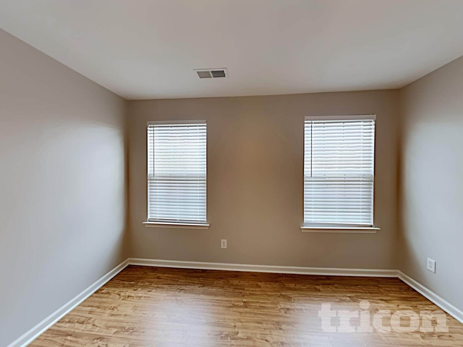 Building Photo - 300 Sunny Vw Dr