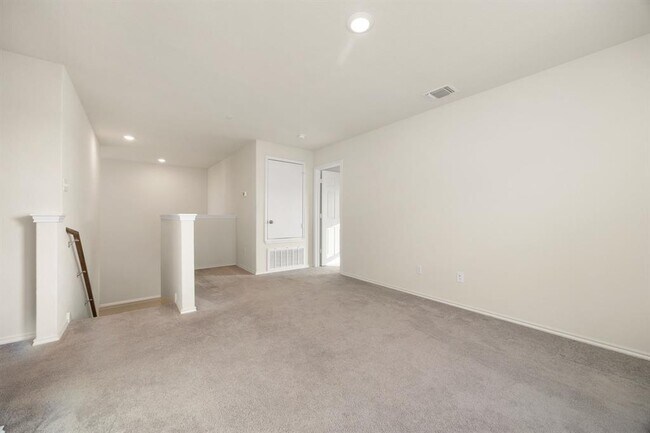 Building Photo - 329 Green Egret Wy