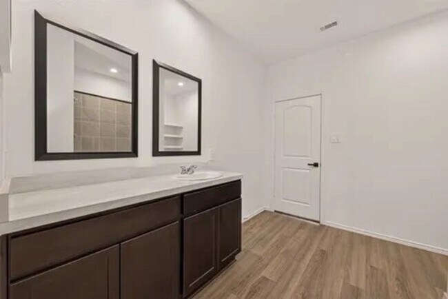 Building Photo - 12338 lariat Run Dr