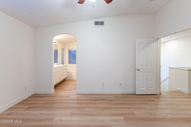 Building Photo - 671 Camino De La Luna