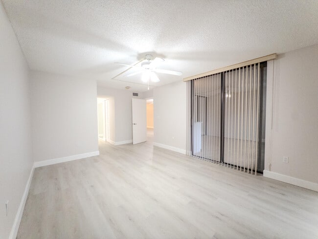 Building Photo - 2800 N 46th Ave