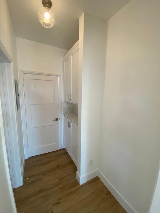 Building Photo - 559 Normandie Ave