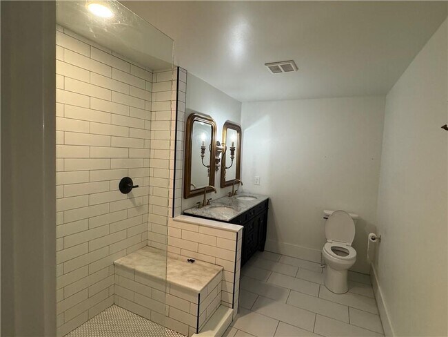 Building Photo - 214 Etowah Dr