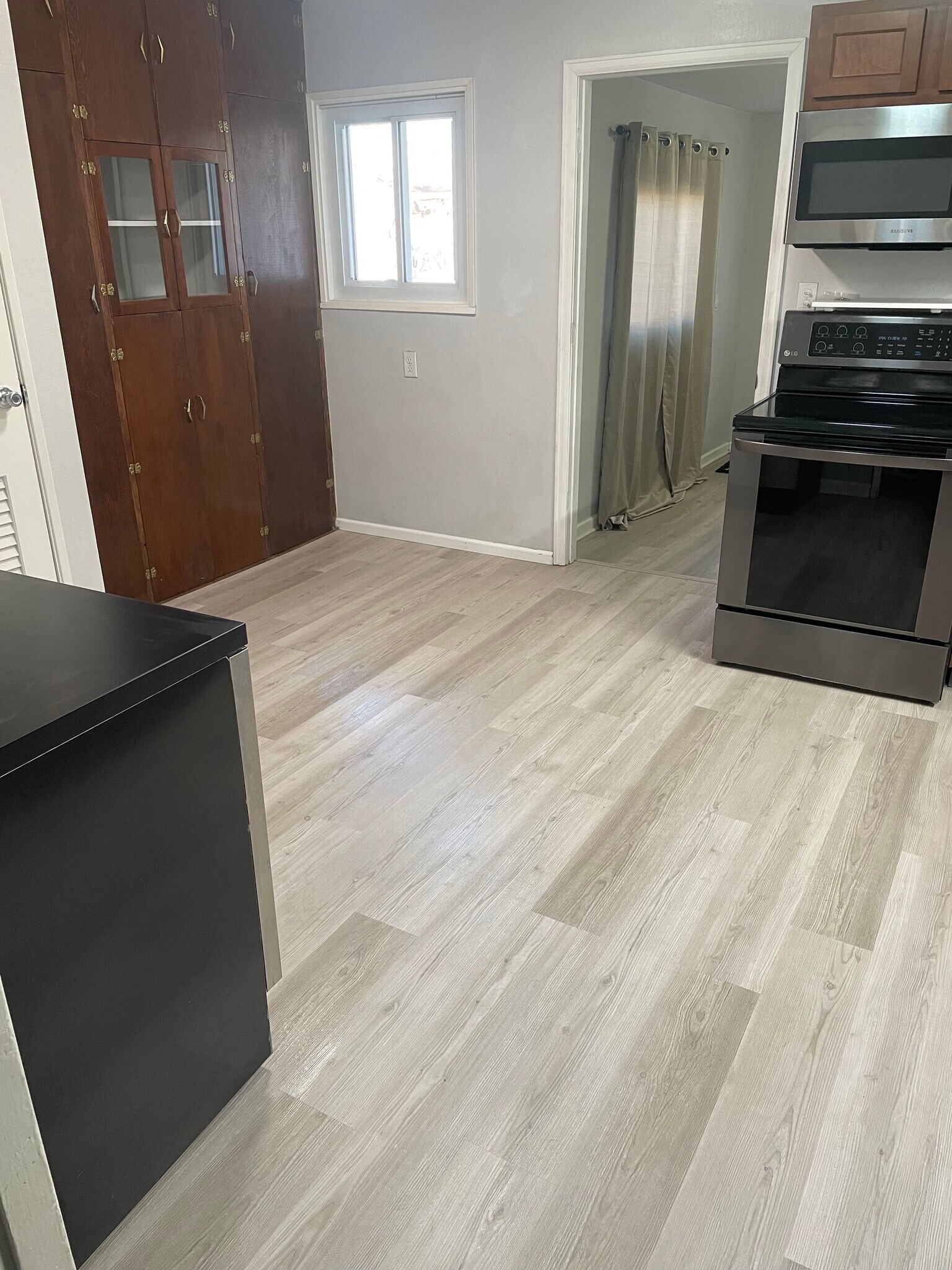 Building Photo - 1136 Florence Ave