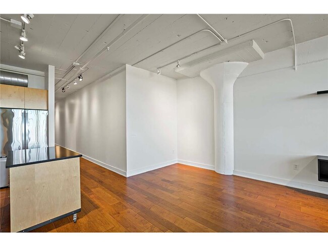 Building Photo - 2929 Chicago Ave