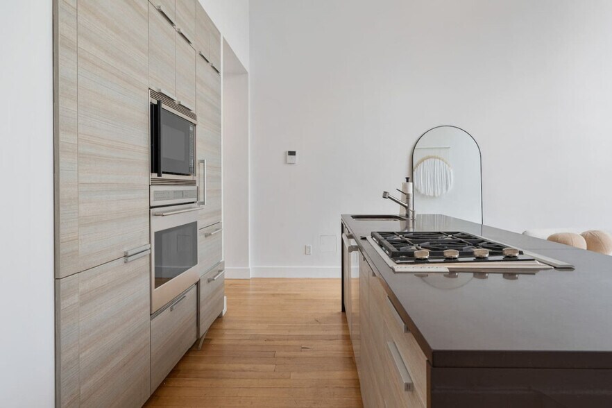 Building Photo - 147 Lexington Ave