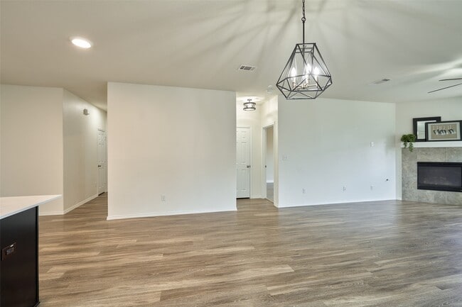 Building Photo - 2214 Timberland Country Ct