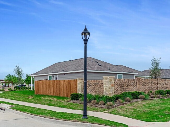 Building Photo - 7109 Gray Wolf Ln