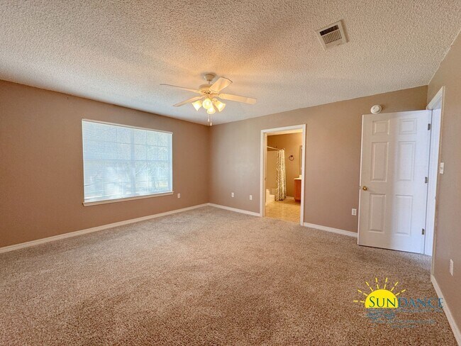 Building Photo - Stylishly Updated 3BR Home Minutes from Destin Harbor & Henderson Beach!