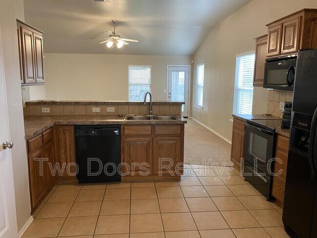Building Photo - 18101 Viento Dr