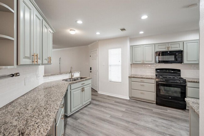 Building Photo - 9917 Kingfisher Dr