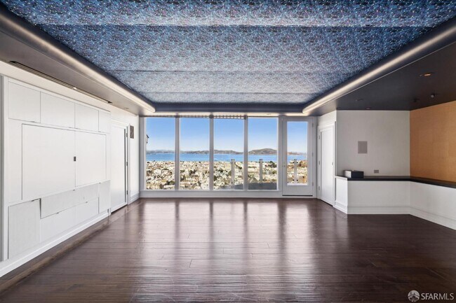 Building Photo - 2336 Broadway