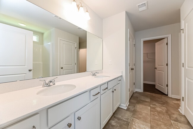 Building Photo - 251 Clydesdale Cir